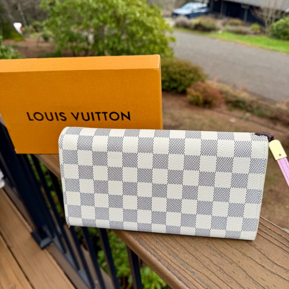 LV Wallet /wristlet in Damier Azur - Read Description - Picture 3 of 6